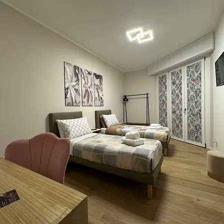 Πανσιόν Manzoni A 500 Mt Da San Siro